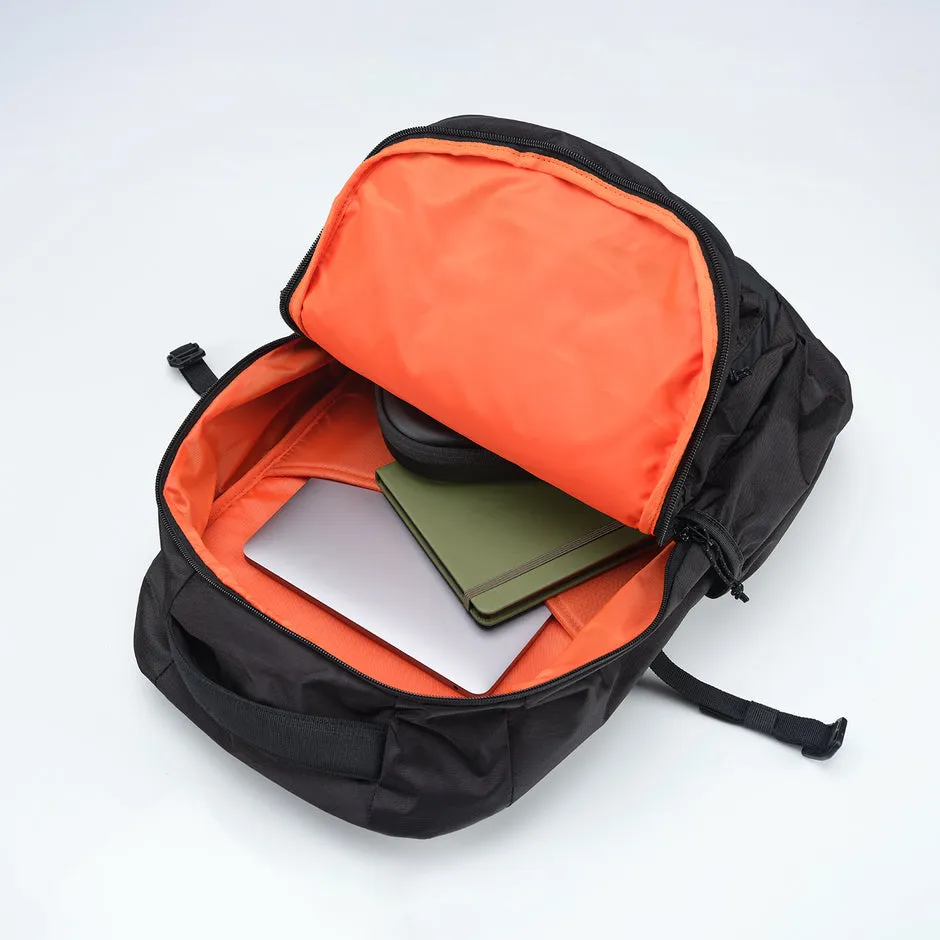 Caribee - 64641 Storm 38lt overnight backpack - Olive/Black