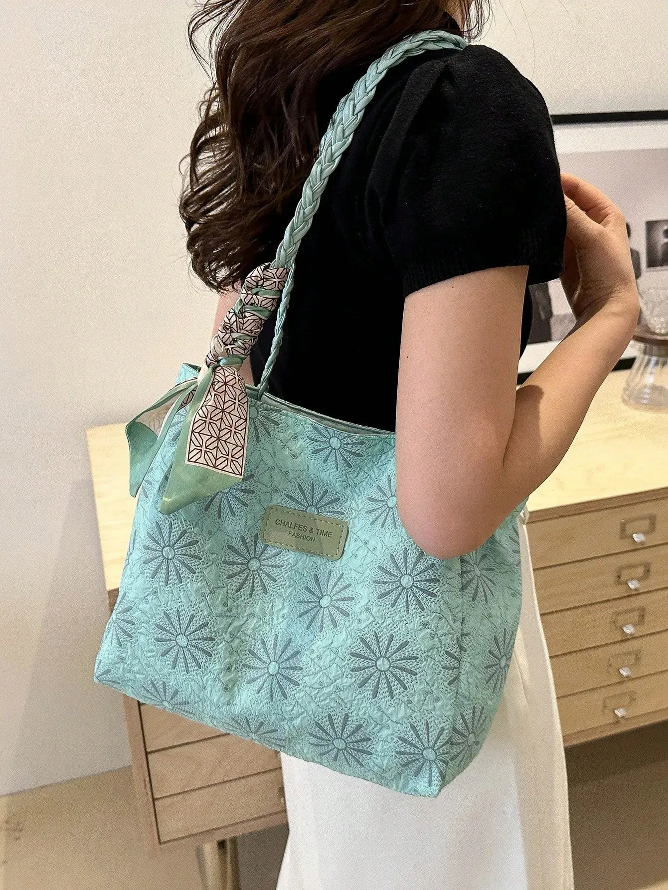 UAKISS  -  Women's Fashionable Commuter Tote Bag, Large Capacity Printed Green Shoulder Bag, Flower Pattern Women Handbag With Silk Scarf